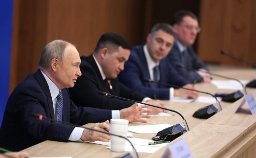 Владимир Владимирович Путин: "Найдите, ищите таких людей и помогите им – это наш реально золотой фонд".?